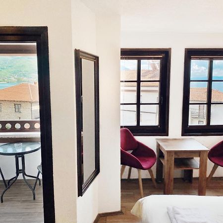 Villa Sapkar Lake View オフリド エクステリア 写真