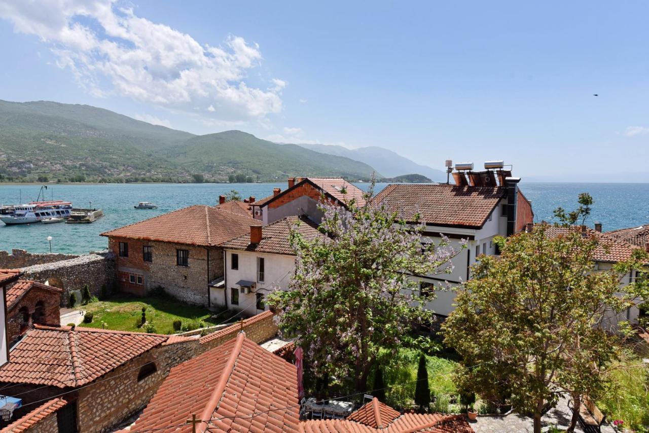 Villa Sapkar Lake View オフリド エクステリア 写真