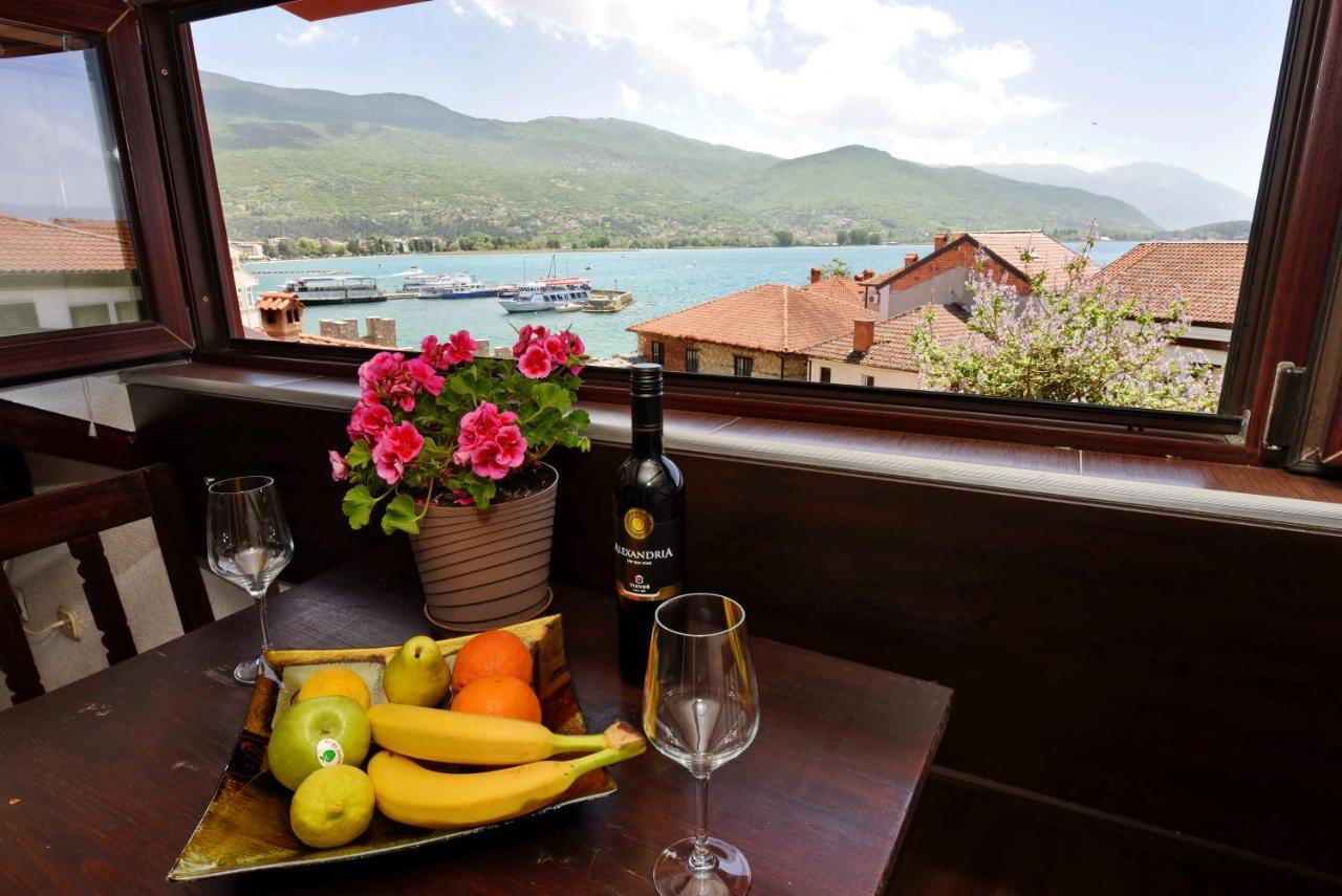 Villa Sapkar Lake View オフリド エクステリア 写真
